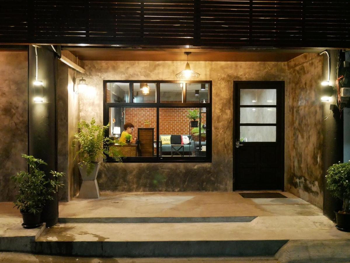 Neat Hostel Chiang Mai Exterior foto