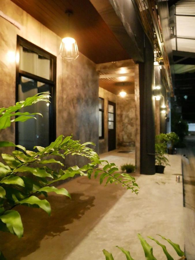 Neat Hostel Chiang Mai Exterior foto